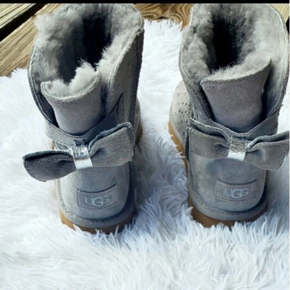 Uggs Bowtie Womens Grey Star Custom Made Short Uggs Size 6 - Picture 3 of 7